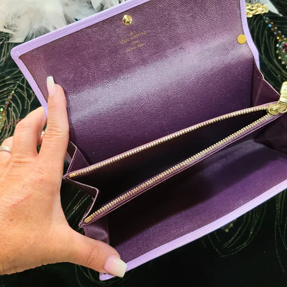 SOLD Louis Vuitton EPI long wallet/Clutch - Picture 8 of 13